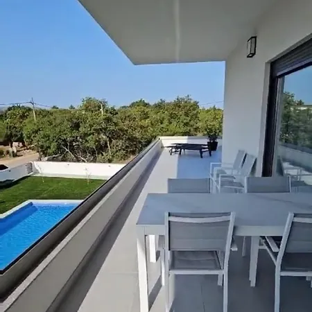 Apartamento With Swimming Pool Seline, Paklenica - 23594 *